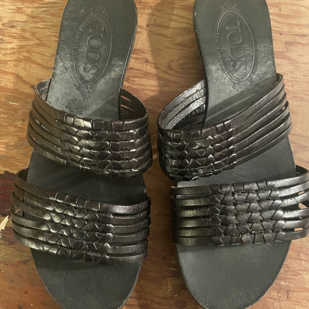 Tod's Black Leather Women's Sandals